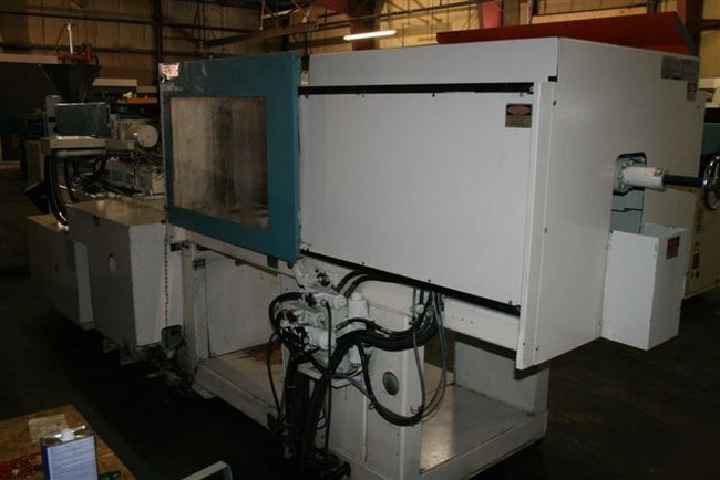 110 ton 6.77 oz niigata NE110UA injection molding mach