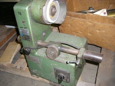 Tool &cutter grinder