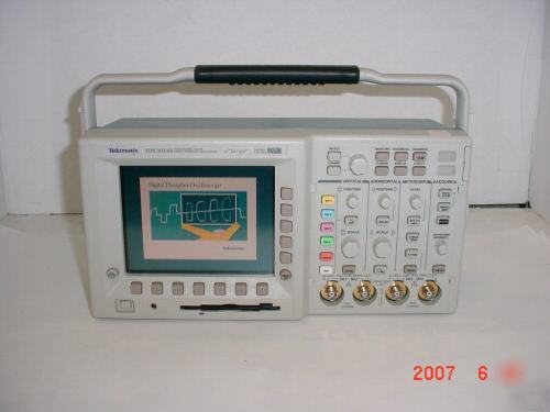 Tektronix TDS3014B color digital phosphor oscilloscope