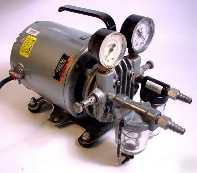 Gast 0211 lubricated rotary vane air pump laboratory