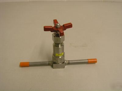 Hoke 4212Q3Y bellows valve vacuum pressure swagelok typ