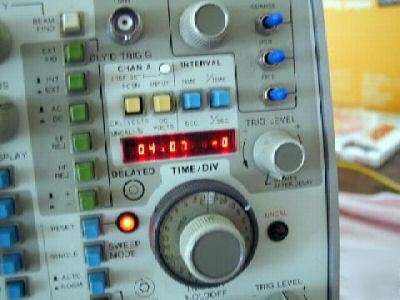 Hp - agilent 1722A 275 mhz oscilloscope w/ readout 