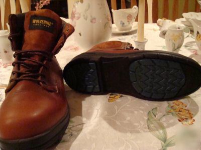 New men's wolverine sz. 10 steel toed boots. brand 
