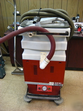 Cfr commercial upright extractor 520-q w/ accessories