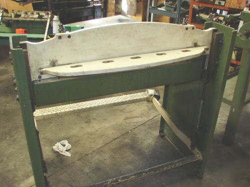 Diacro di-acro 36K precision shear sheet metal machine