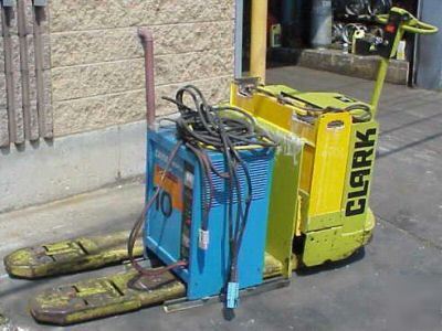 Used clark powrworker P40C electric 4,000 lb forklift