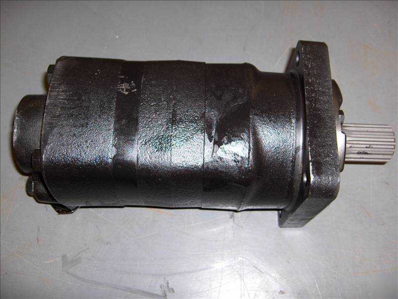 Char lynn hydraulic motor 112-1333-006 used 