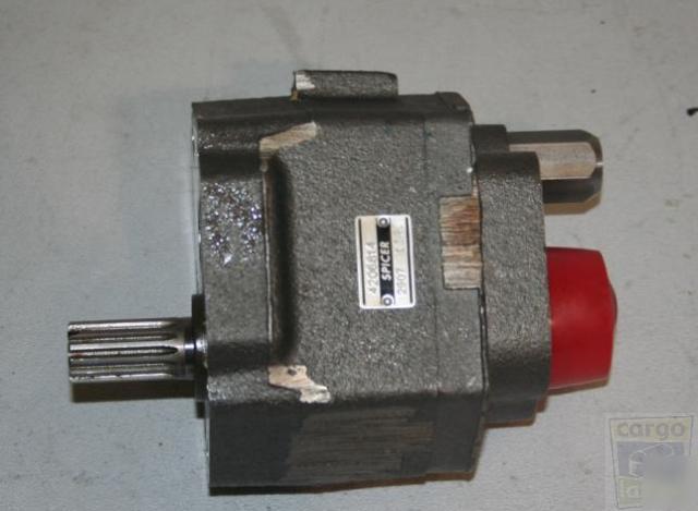 New spicer 4206814 13 spline hydraulic pump 