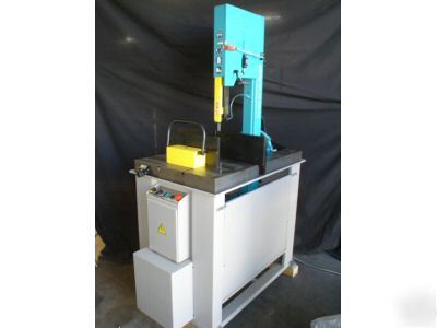 New bomar vertical roll-in semi-auto band saw machine