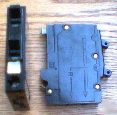 Square d QOT2020 tandem 20 amp qot circuit breaker