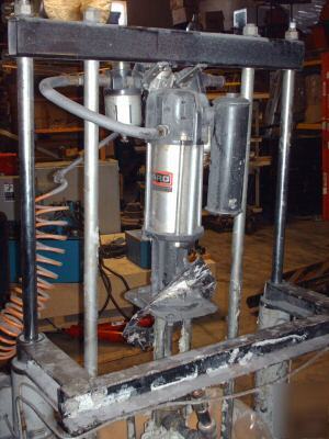 Aro-pneumatic pump barrel stand-sealant,air, graco drum