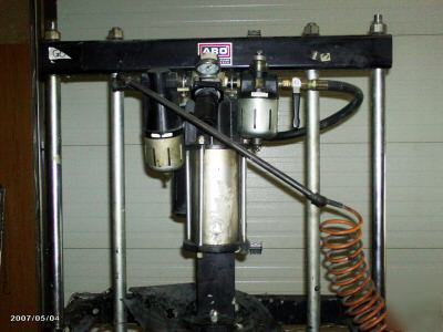 Aro-pneumatic pump barrel stand-sealant,air, graco drum
