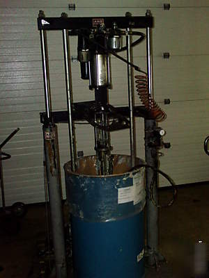 Aro-pneumatic pump barrel stand-sealant,air, graco drum