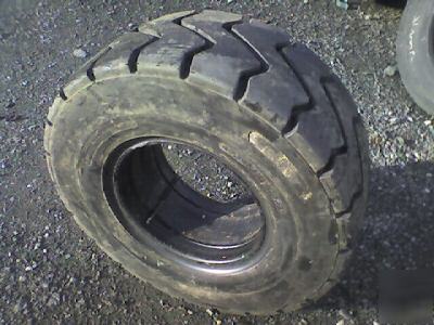 2- forklift tire 32X12.5X15 original 20 ply 