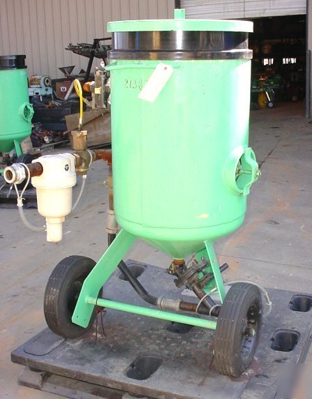Clemco 6 cubic ft sand blast bucket pot 150 psi n/r