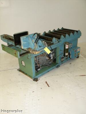 Large bandsaw power feed conveyor with vice 