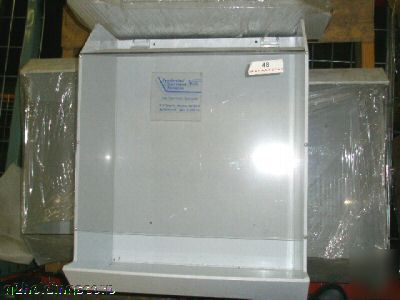 Prudential acrylic cleanroom dispenser