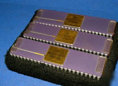 MC68230L8 vintage mot 48-pin gold ic rare 68230 1985