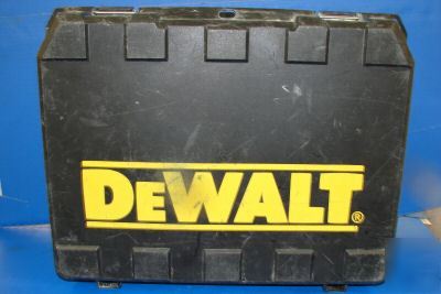 Dewalt rotary hammer drill sds D25303 in case 