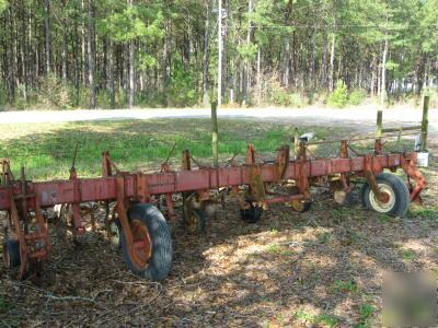 International 153 row crop 6 row cultivator