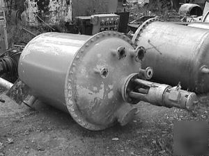 250 gallon carbon steel tank with philadelphia mixer