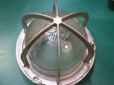 Crouse hinds light fixture explosion proof B458651 108E