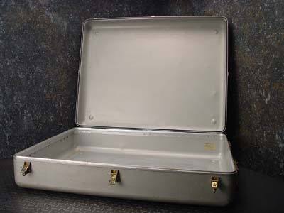 Zero halliburton aluminum shipping case 35.5