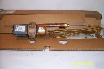 1 johnson controls V47AB-5C 1/2 water valve