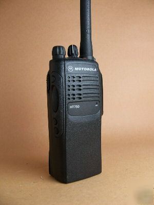 New mint motorola HT750 uhf 16-ch radio w/ accessories