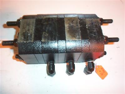 Slack parr hydraulic flow devider