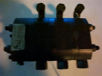 Slack parr hydraulic flow devider