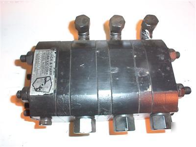 Slack parr hydraulic flow devider
