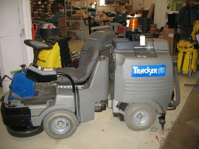 Riding autoscrubber windsor - only 305HRS on unit