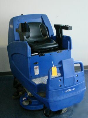 Clarke focus 34 rider floor scrubber