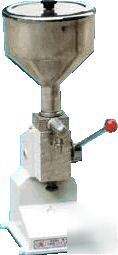 Bottle filler, manual piston type, up to 50 ml