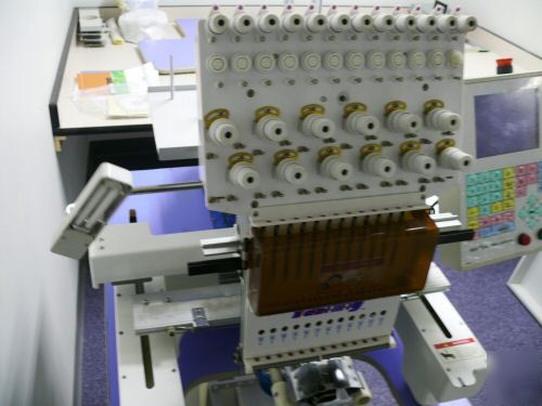 New computerized embroidery machine - - free freight