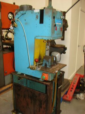 Denison multipress hydraulic punch press machine W3A