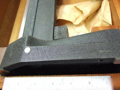 Starrett #252 height gage mint with wooden case 