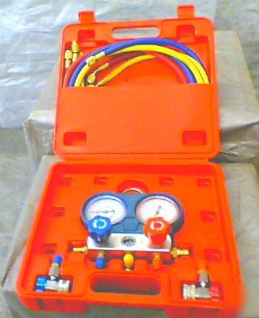 A/c manifold gauge set a c R134A w/ carrying case