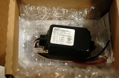 New hubbell CU120A h-moss control unit 120V 