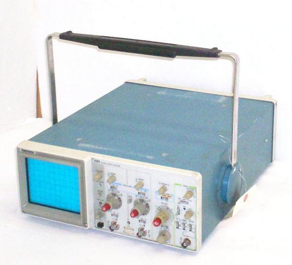 Tektronix oscilloscope 60MHZ dual trace channel 2213