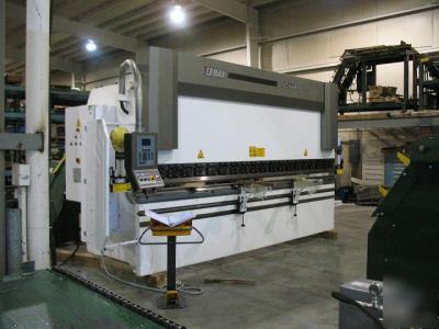 2007 ermak cnc hap 14' 132 ton hydraulic press brake