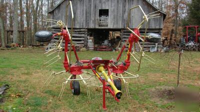 New * * 17' pull type hay tedder fluffer 4 rotor must see