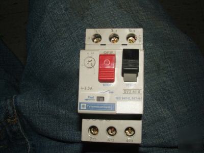 Motor circuit breaker w/ enclosure by: telemecanique