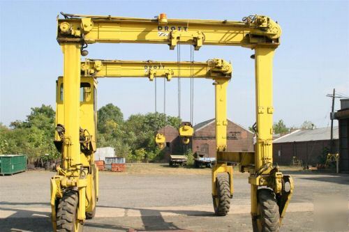 Drott travelift gantry crane 