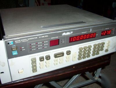 Hp 8656A synthesized signal generator 990MHZ