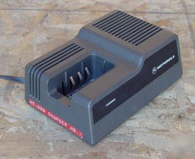 Motorola radio rapid charger NTN4635A for MT1000 P200