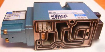 Mac solenoid valve 82A-aa-000-tm-dacp-1DA {lot of 7}