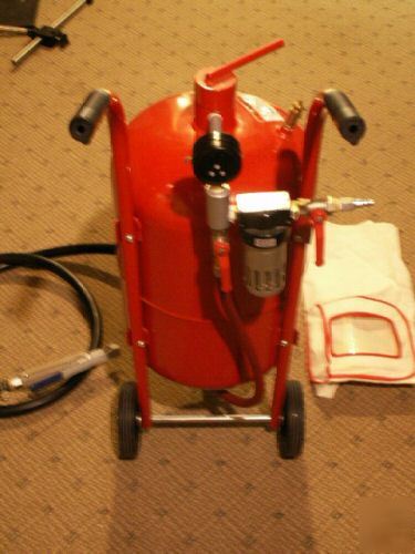 Clarke SB9008 - 10 gallon pressure pot sandblaster