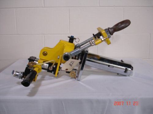 Pnuematic tilt lift - tip lock - model L1 - paper roll